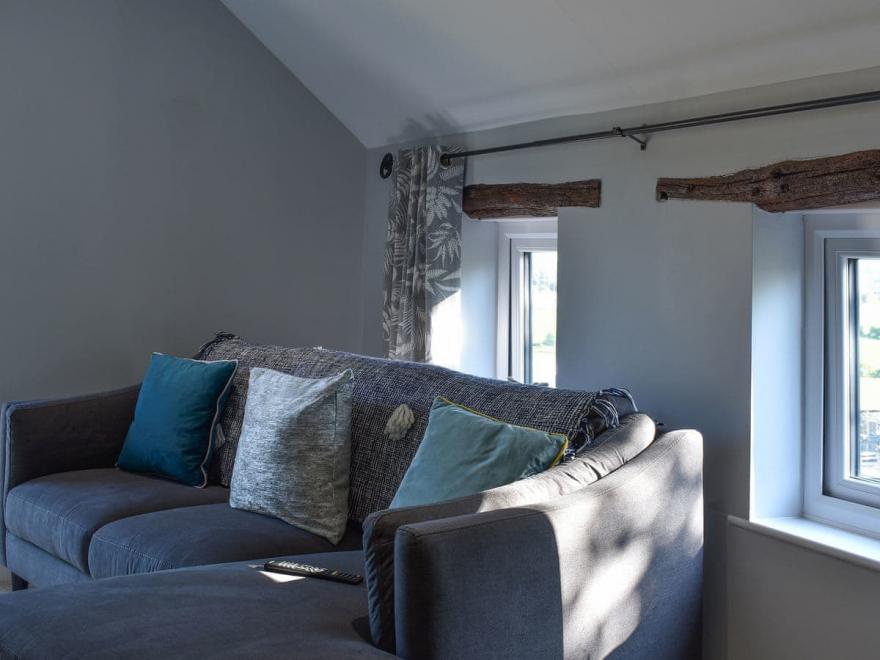 Treacle Cottage - UK12912