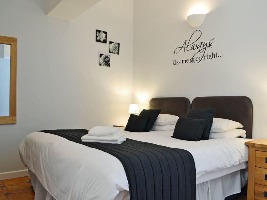 Greenkeepers Cottage - UK6712