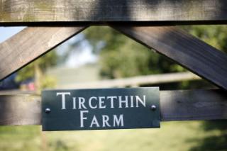 Tir-Cethin Farm - Luxury Barn Holidays
