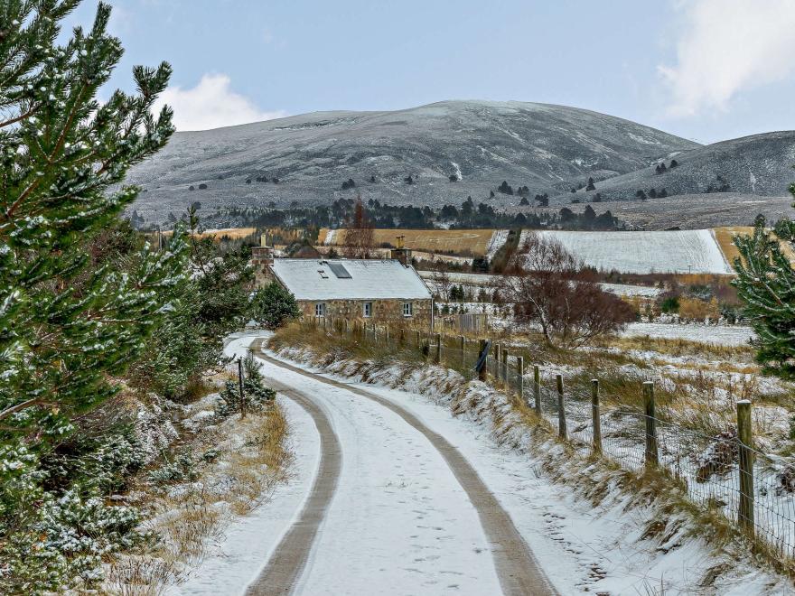 Cottage In The Highlands