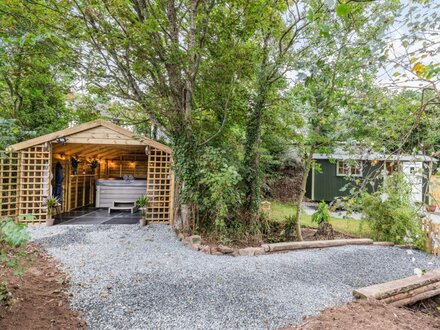 Log Cabin in Rock, North Cornwall