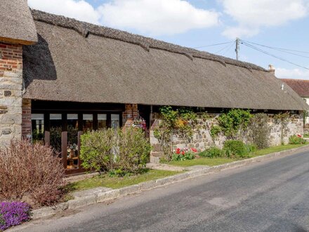 Bungalow in Coombe Keynes, Dorset