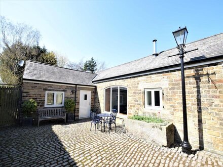 Cottage in Holmesfield, Derbyshire