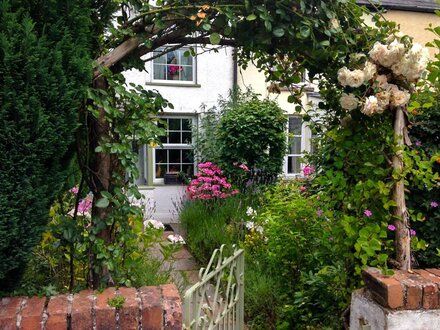 Cottage in Talybont- On-Usk, Mid Wales