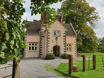 Cottage in Wotton-under-Edge, Gloucestershire