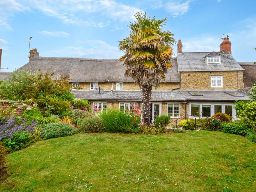 Cottage in Burton Bradstock, Dorset