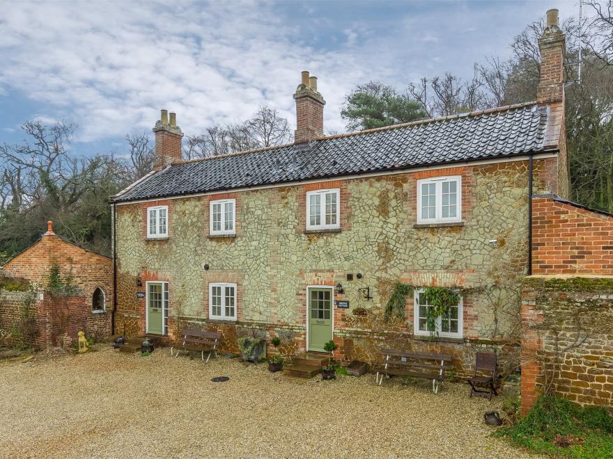 Cottage in Ingoldisthorpe, Norfolk