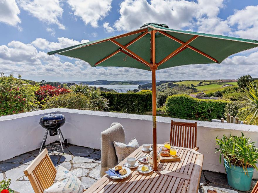 Cottage in Saint Just in Roseland, South Cornwall