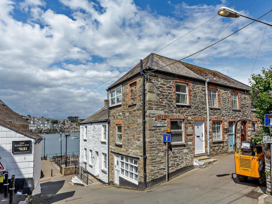 Cottage in Polruan, South Cornwall