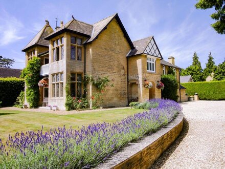 Apartment in Burford, Oxfordshire