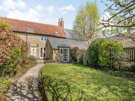 Cottage in Shipton Gorge, Dorset