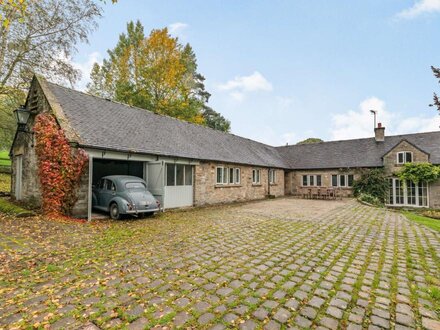 Barn in Thorpe, Derbyshire