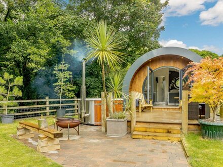 Log Cabin in Totnes, South Devon