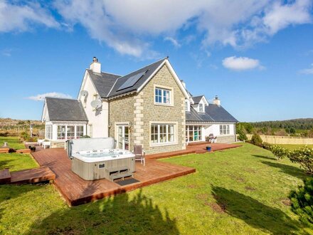 House in Fort Augustus, The Highlands