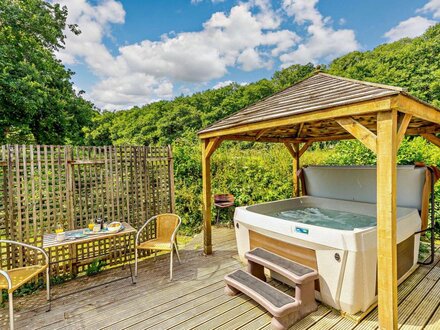 Log Cabin in Whitsand Bay, South Cornwall