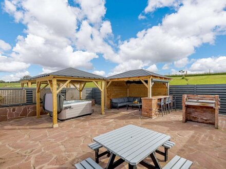 Log Cabin in Loch Lomond, Glasgow and Clyde Valley