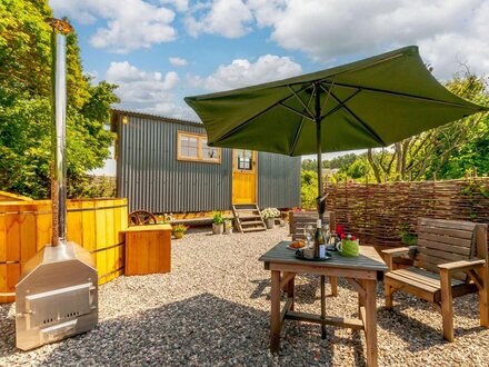 Log Cabin in Chillenden, Kent