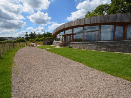 House in Loch Leven, Perth and Kinross