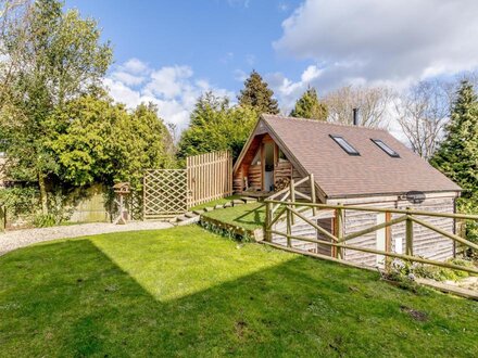 Log Cabin in Bredon, Worcestershire