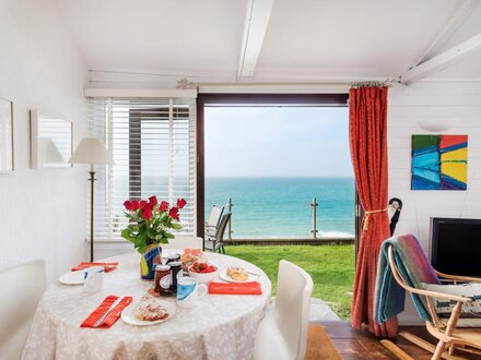 Log Cabin in Whitsand Bay, South Cornwall