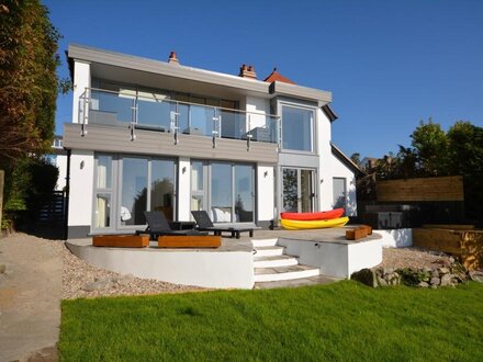 House in Saundersfoot, West Wales