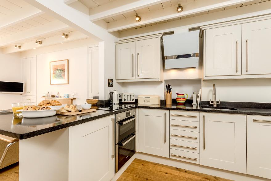 4 Coastguard Cottage