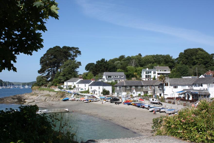 3 Coastguard Cottage, River View