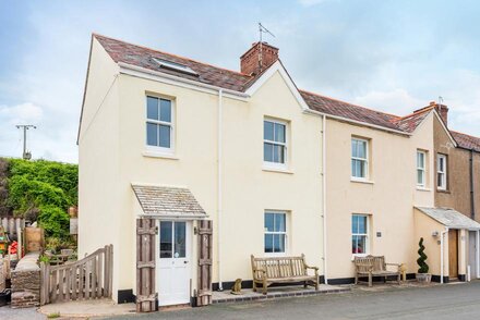 Sea Dog Cottage