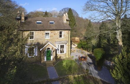 The Old Vicarage (Sleeps 16)