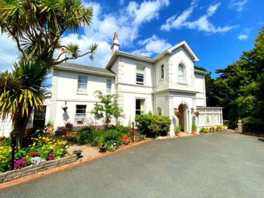Muntham 2