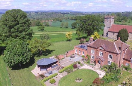 Broad Meadows Farmhouse (8 Guests)