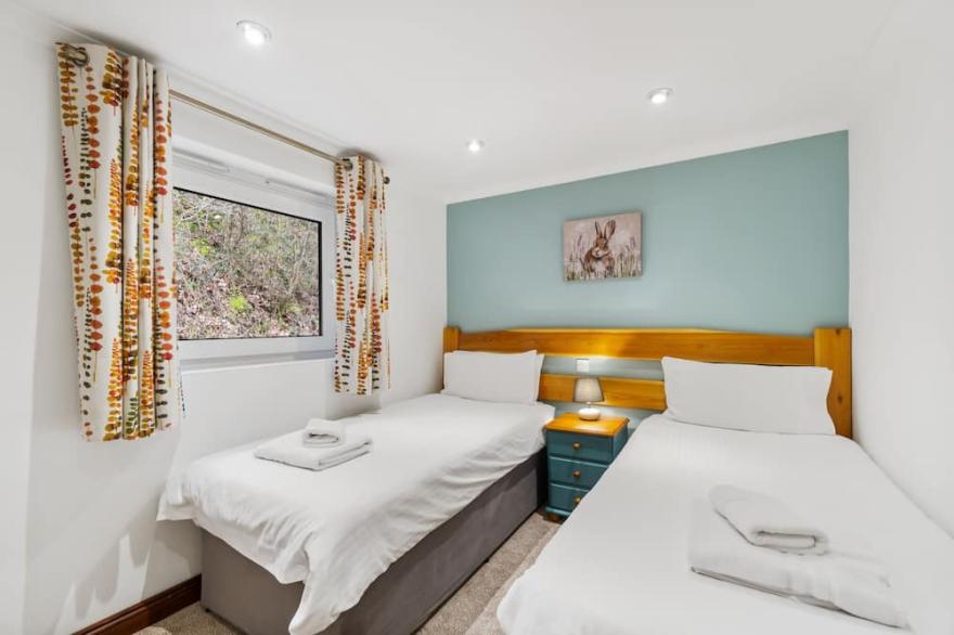 Conveniently located to explore all that Cornwall and Devon have to offer