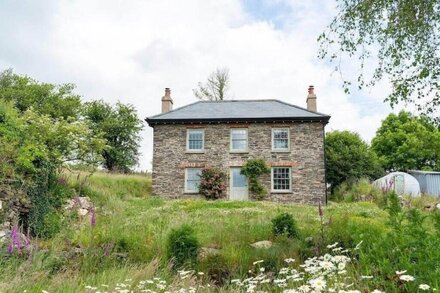 Farmhouse with Huge Garden nr Tamar Valley