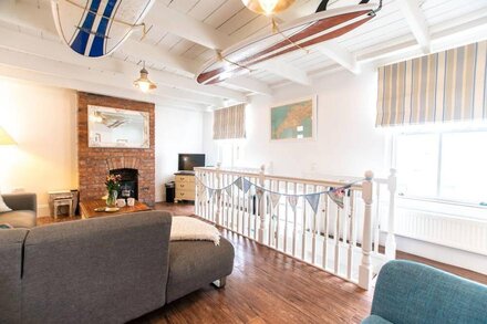 Stone’s Throw, Central St Ives – Sleeps 7 – Pet Friendly