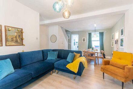 Picture House – St Ives – Off-Site Parking – Pet Friendly