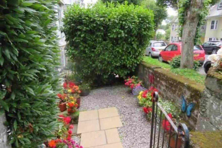 Spacious 1 Bedroom Flat Nr Seafront, Penzance