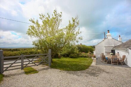 Located just a short distance from the picturesque fishing village of Port Isaac and the beautiful c