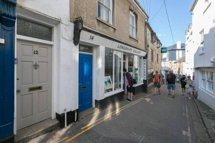 Will’s Rock – Central St Ives – Sleeps 6 – Sea Views – Pet Friendly