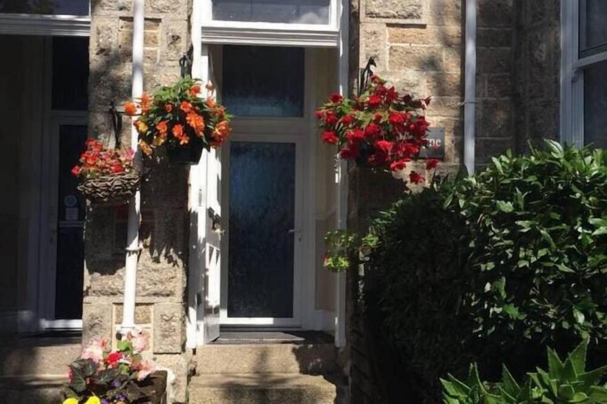 2 Bed Victorian Flat Nr Seafront, Central Penzance