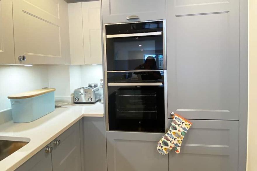 Watergate View 2 is a 2 bed brand new coastal apartment in Porth