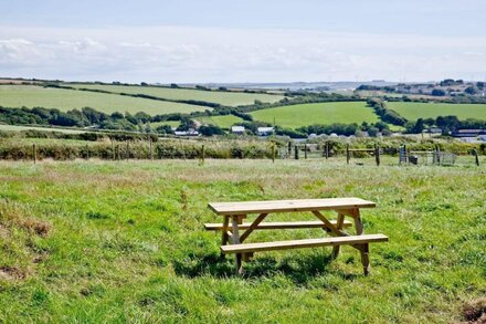 The Hayloft -  a cottage that sleeps 4 guests  in 2 bedrooms