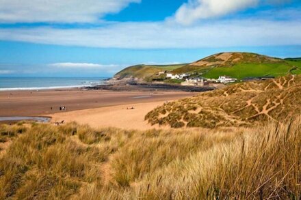 CROYDE OCEAN BREEZE | 5 BEDROOMS - sleeps 11 guests  in 5 bedrooms