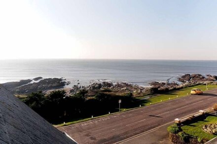 A  2-bedroom seafront apartment in a large detached property on seafront