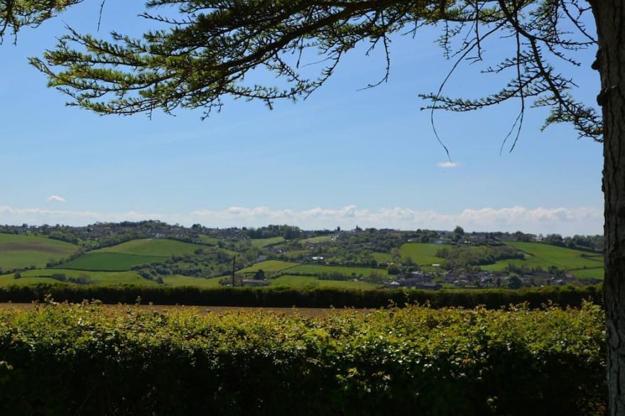 Stylish ground floor conversion near Bath and Priston with outstanding views