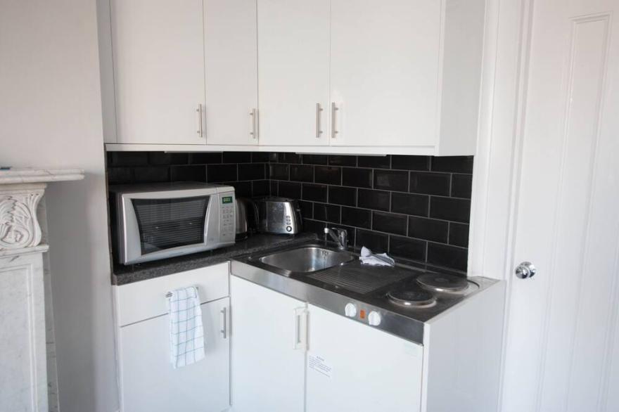 Elegant 1 bed Georgian Apartment at Florence House in the centre of Herne Bay