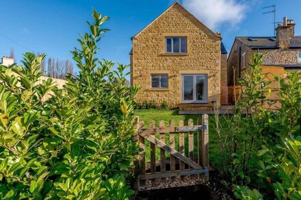 Family friendly Cotswold Holiday Cottage near Chipping Campden - Benson Cottage