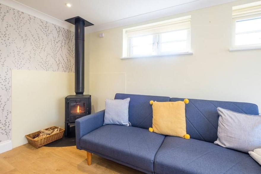 Foxes Lodge - sleeps 2 guests  in 1 bedroom