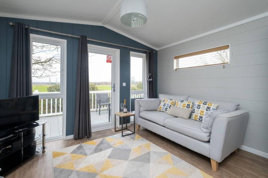 Savannah Lodge - sleeps 4 guests  in 2 bedrooms