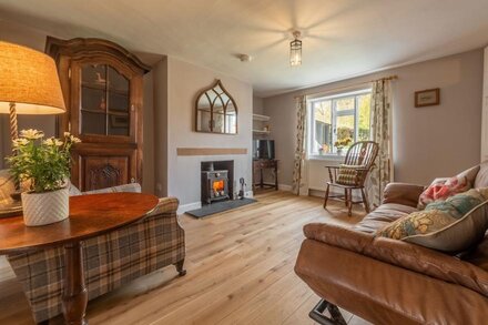 Super-stylish semi-detached cottage located in a quintessential Norfolk village