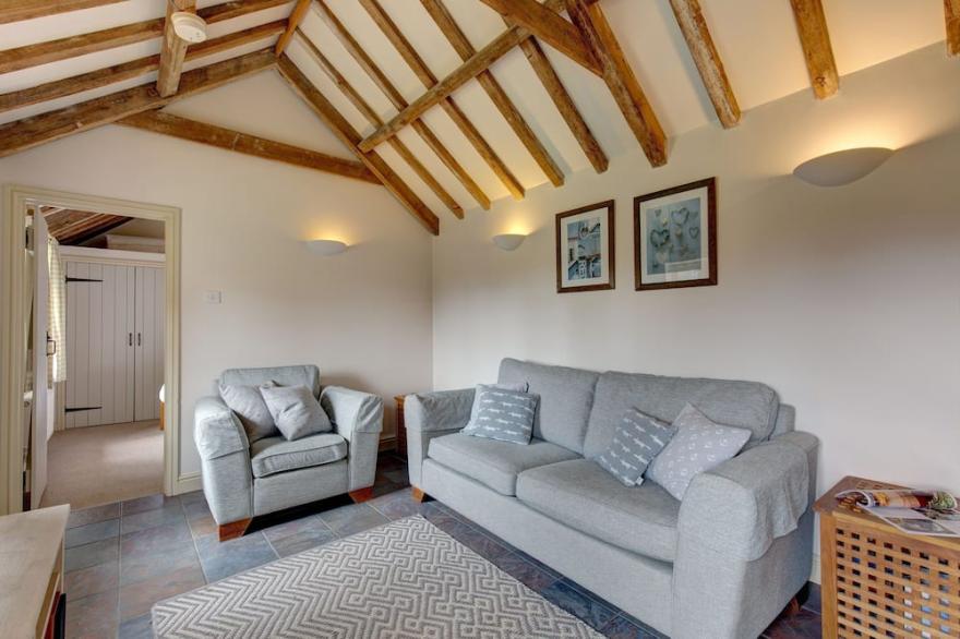 Bolt Hole - sleeps 4 guests  in 2 bedrooms